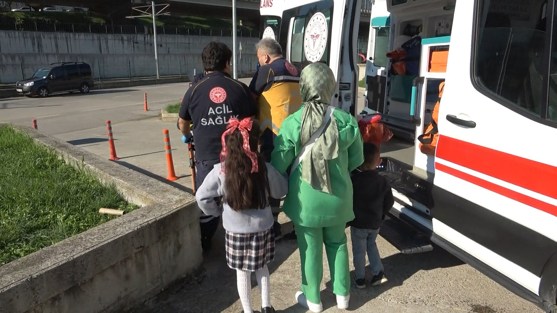 Kelepçeli eski eşin kardeşinden kanlı saldırı! Samsun'da çocuk teslimi dehşeti - 2. Resim