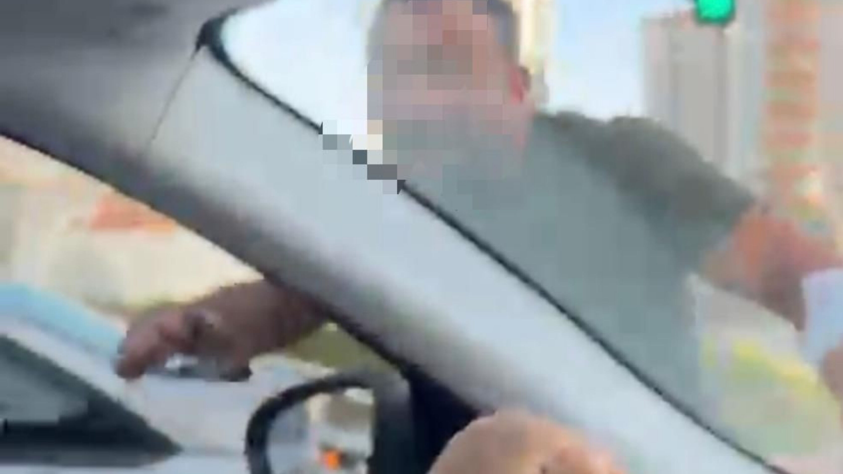 Trafikteki tartışmada yumruklu saldırı! 2 kadın kabusu yaşadı - 1. Resim