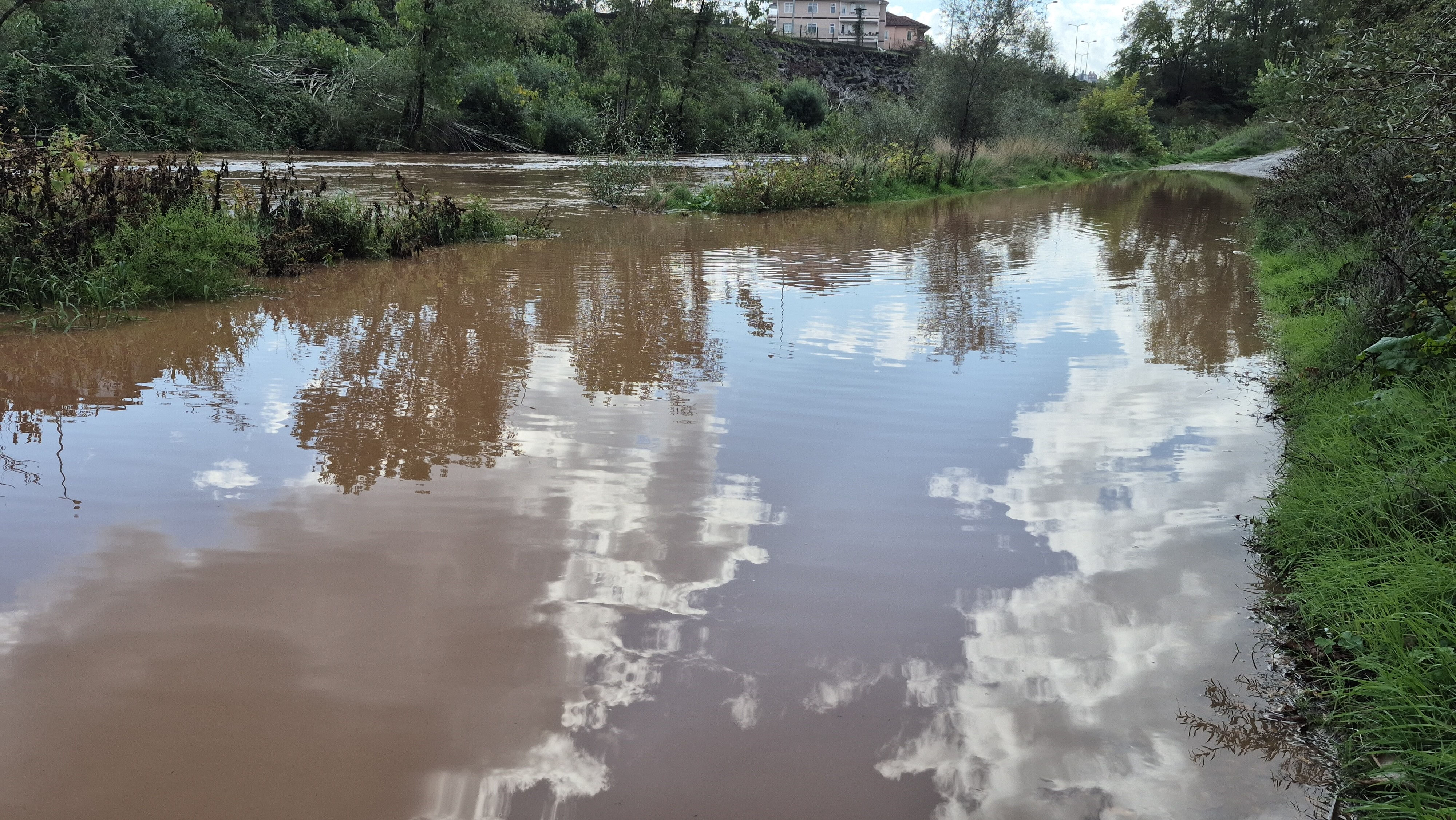 Bartın'da yaklaşan tehlike... Bir kent 'taşkın' riskiyle karşı karşıya Bartın'da yaklaşan tehlike... Bir kent 'taşkın' riskiyle karşı karşıya - 1. Resim