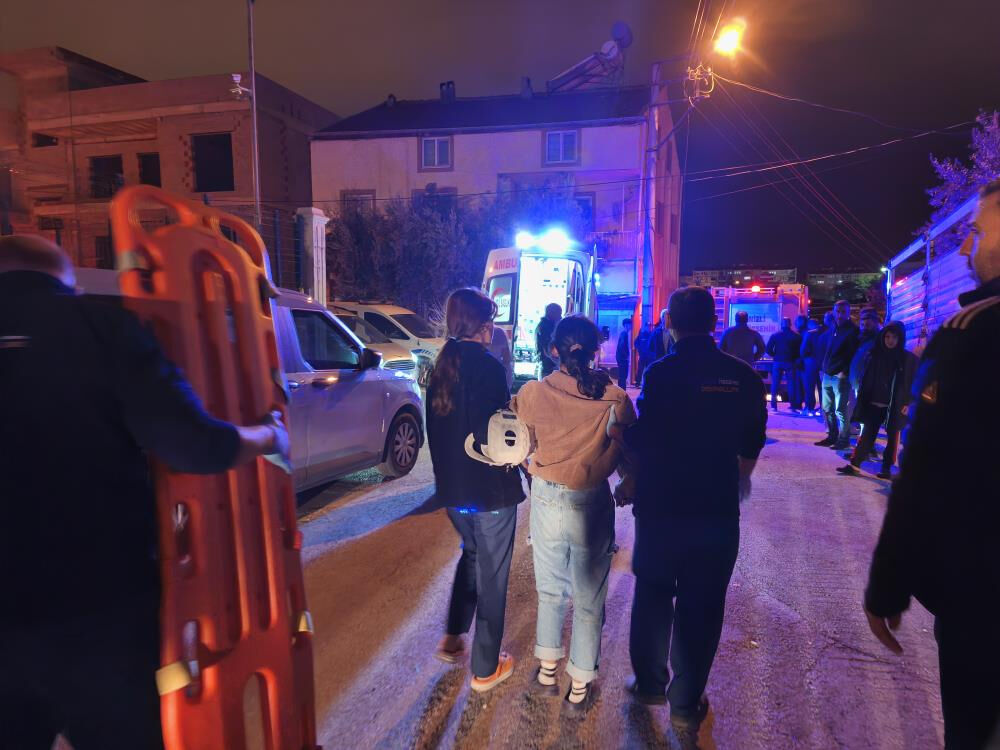 Denizli'deki düğün evinde korkunç olay! Enkazda kaldılar, çok sayıda yaralı var - 2. Resim