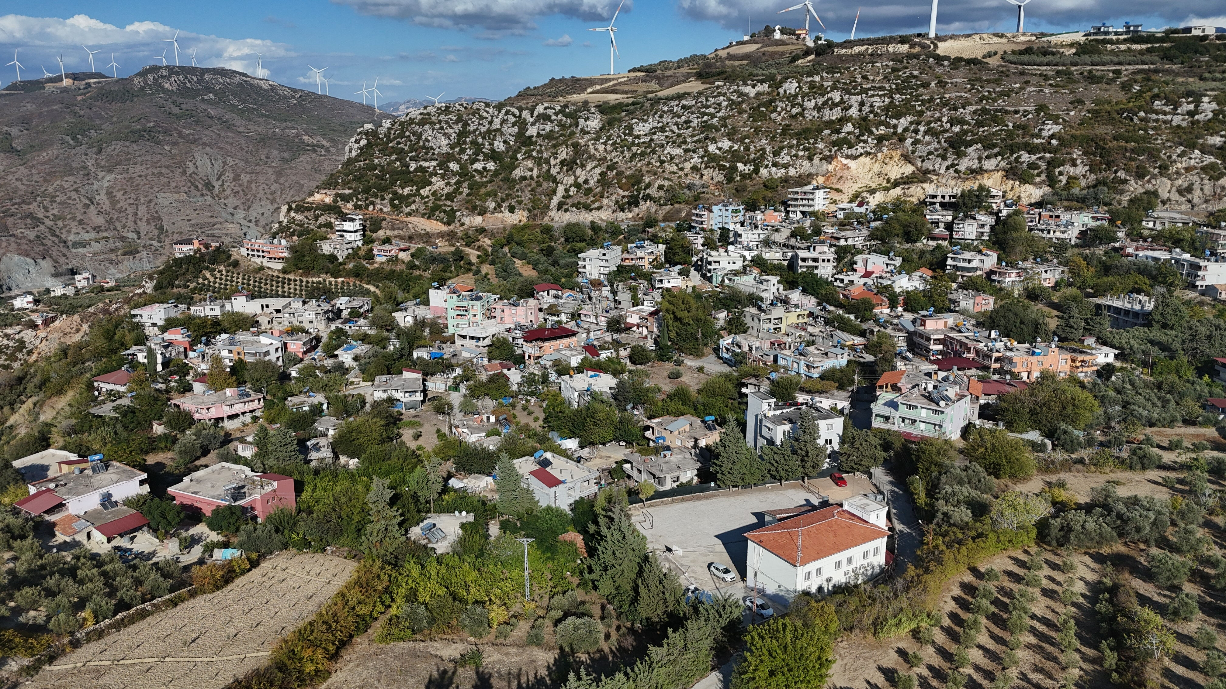 Duyan şaşkına dönüyor: Bu köyde binlerce kişinin soy adı aynı! - 3. Resim