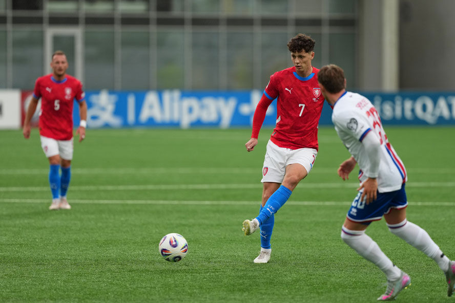 Faroe Adaları'ndan sürpriz bir galibiyet daha: Çekler şoku yaşadı, Fatih Terim detayı - 1. Resim