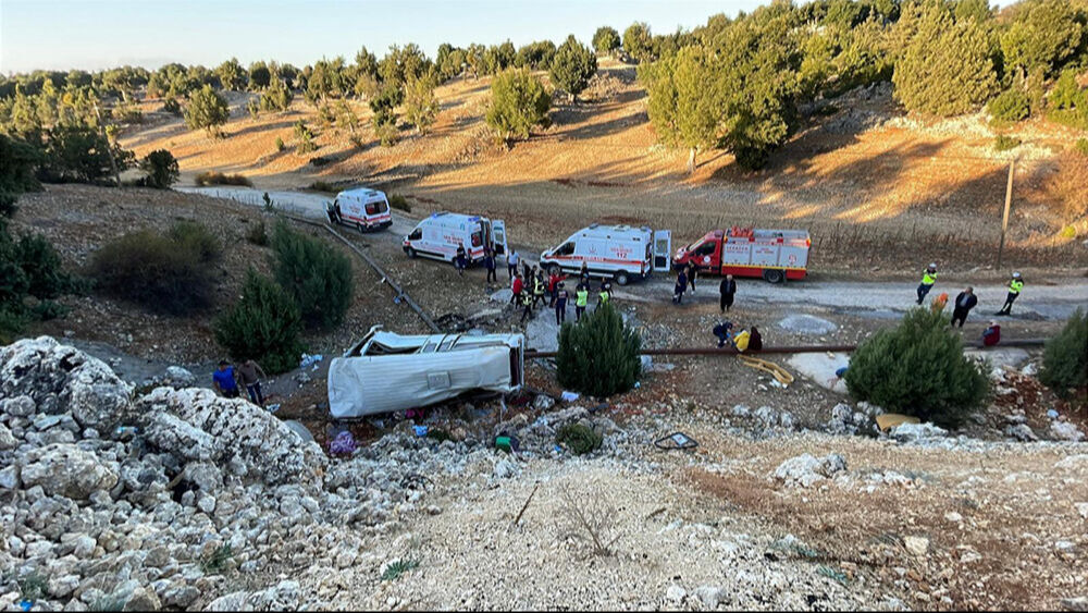 Mersin'deki kazada ölü sayısı 6'ya yükseldi! Bir eve daha ateş düştü - 1. Resim
