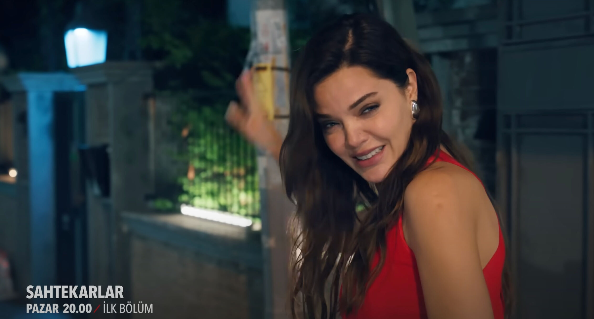 Sahtekarlar dizisi uyarlama mı, nerede çekiliyor, senaristi kim? Güçlü oyuncu kadrosu ile gündemde! - 3. Resim