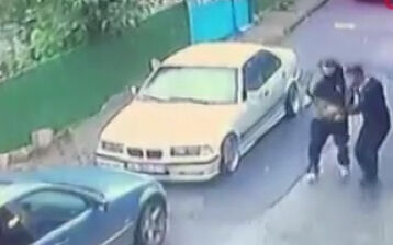 Ümraniye'de sokak ortasında dehşet: Silah zoruyla kaçırıp darbettiler - 2. Resim