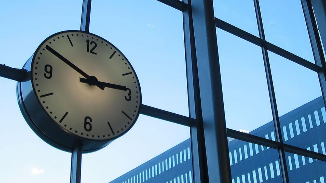26 Ekim&#039;de saatler geri alınacak mı? 2025 yaz saati kış saati uygulaması son durum