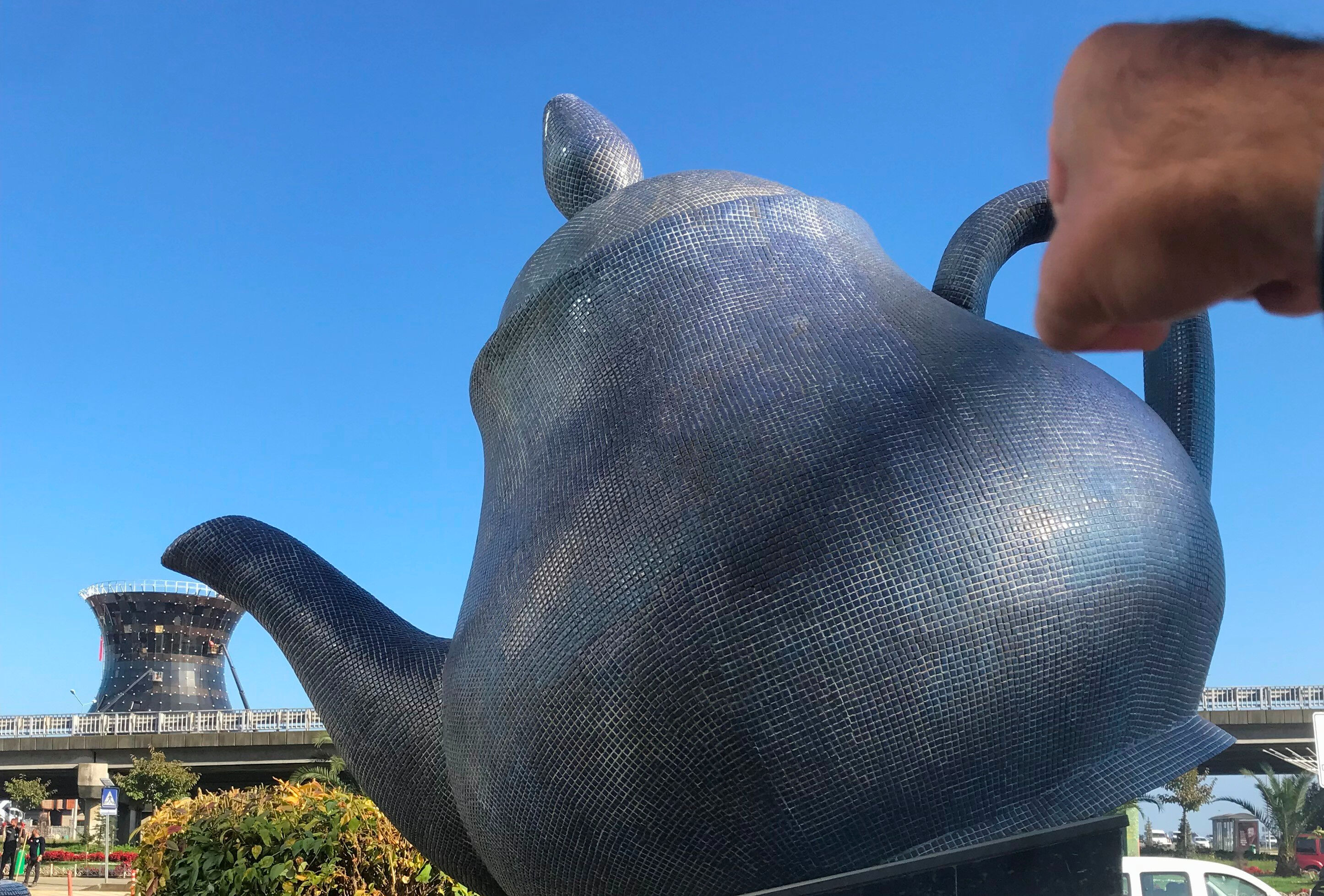 Bakan Yerlikaya, sosyal medya akımına katıldı: Çay bardağı elimde, tebessüm gönlümde - 3. Resim