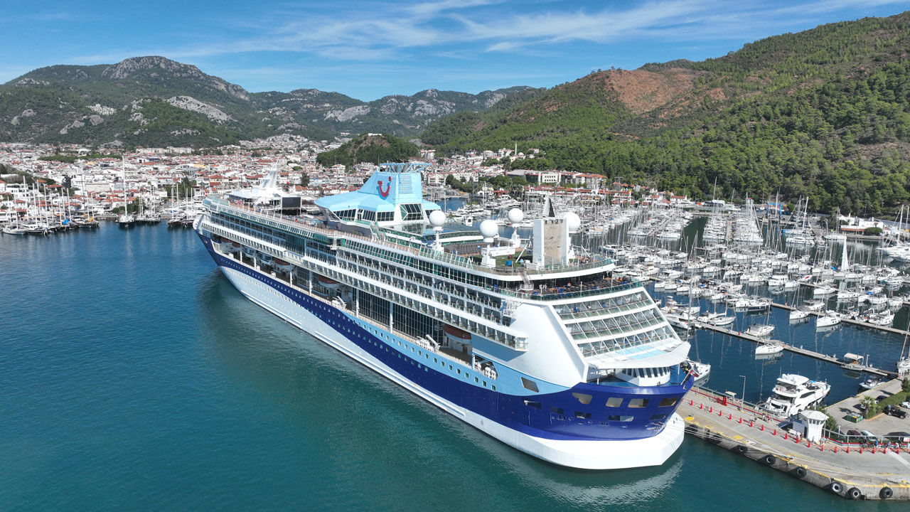 Dev gemi Marmaris'e demir attı: Yüzlerce İngiliz turist ilçeye akın etti - 5. Resim