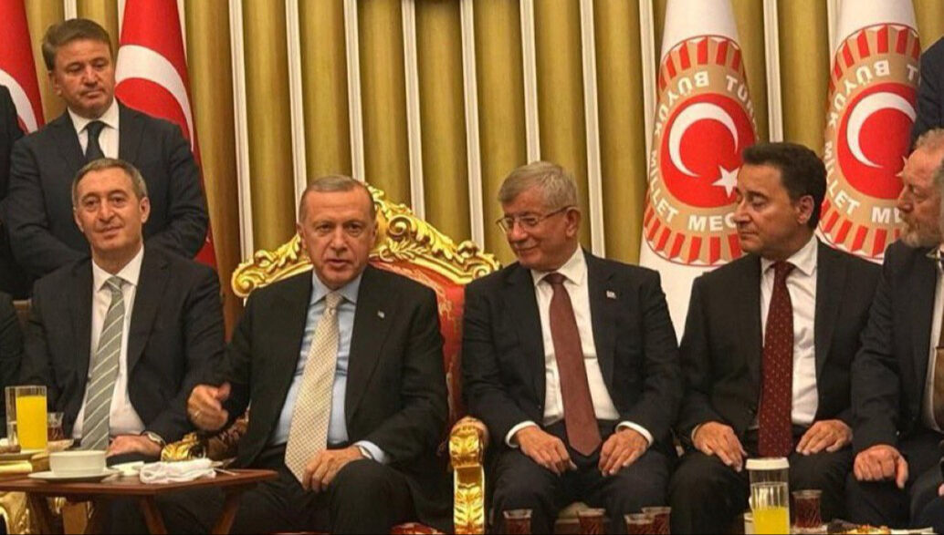 DEVA'yı kapatıp AK Parti'ye mi geçecekler? Ali Babacan'ın sağ kolu, iddialara noktayı koydu - 1. Resim