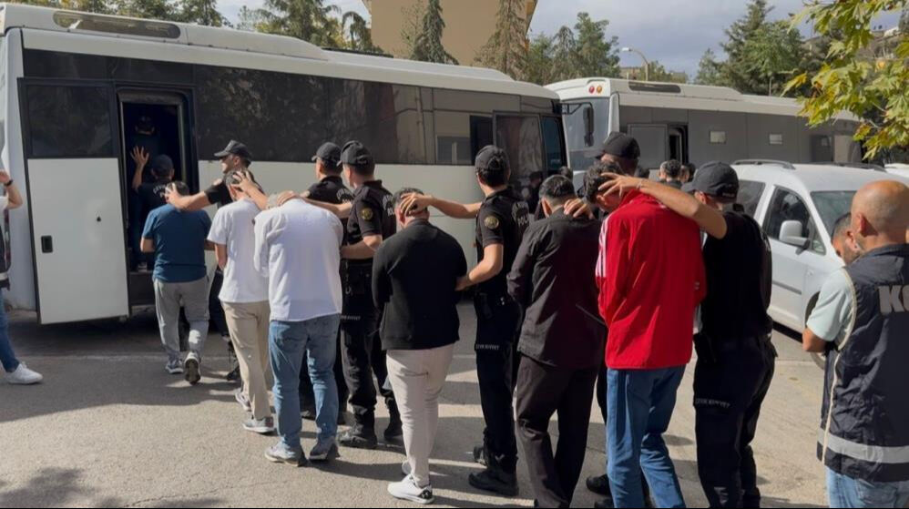 Diyarbakır merkezli 12 ilde dev operasyon! Çok sayıda gözaltı var - 2. Resim