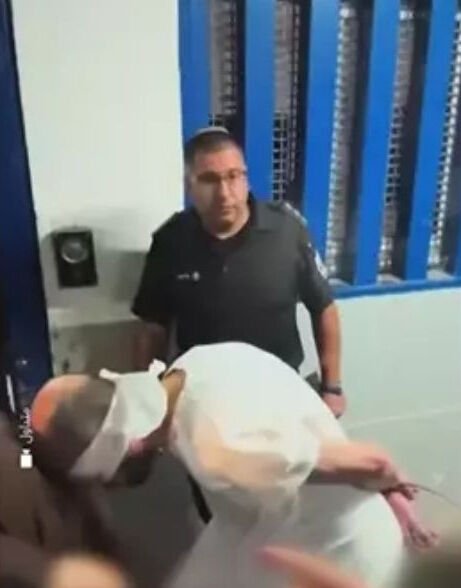 İsrail'in esirlere skandal muamelesi ortaya çıktı! Gazze'de rehine takası yapıldı - 1. Resim