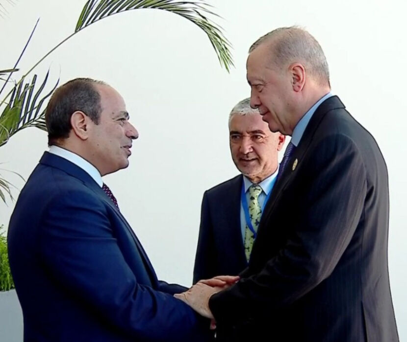 Mısır'da Gazze zirvesi... Sisi, Cumhurbaşkanı Erdoğan'ı kapıda karşıladı - 1. Resim