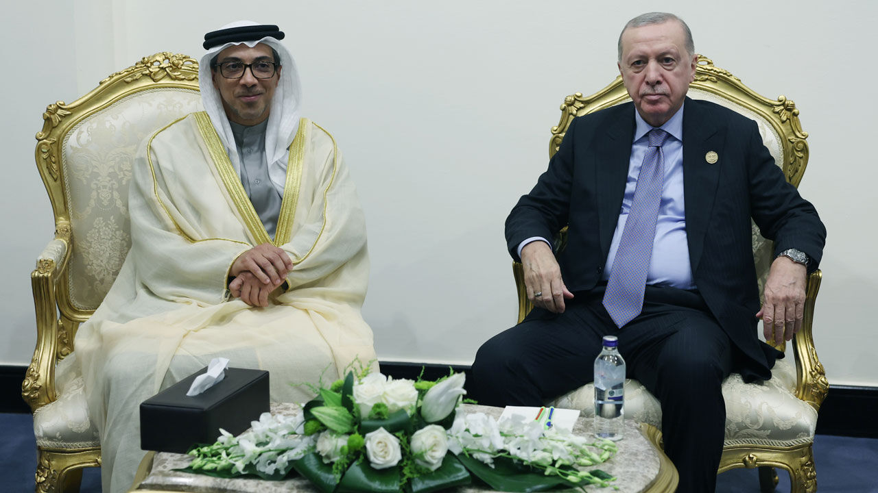 Mısır'da Gazze zirvesi... Sisi, Cumhurbaşkanı Erdoğan'ı kapıda karşıladı - 4. Resim