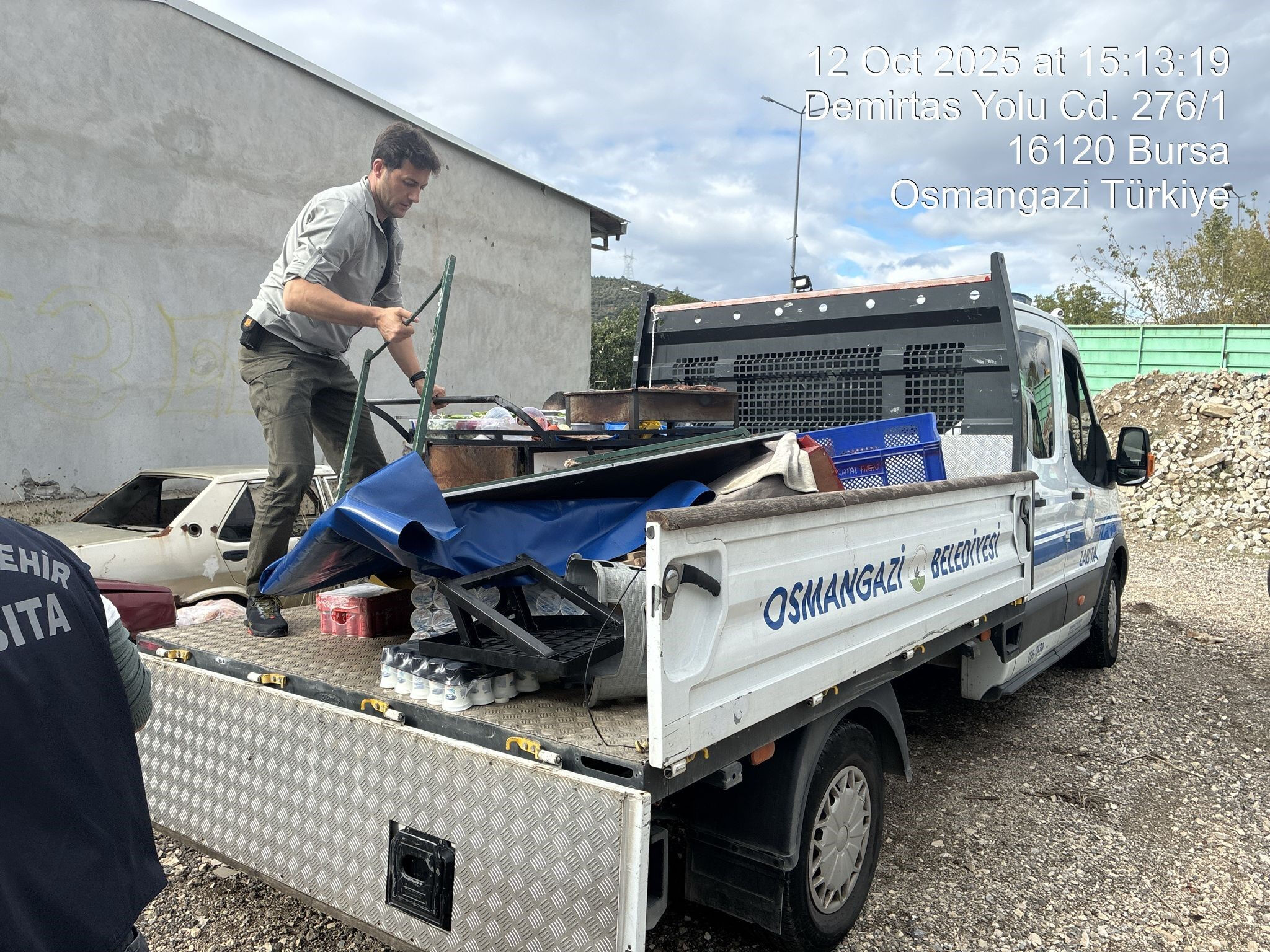 Stat çevresinde ele geçirildi, faciadan dönüldü! Taraftarlara satılacak ürünler mide bulandırdı - 1. Resim