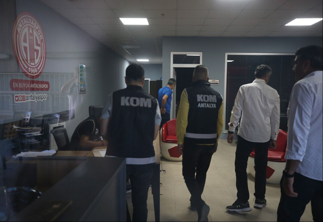 Antalya’da rüşvet operasyonu büyüyor! Soruşturmanın 7’nci dalgasında 6 gözaltı - 1. Resim