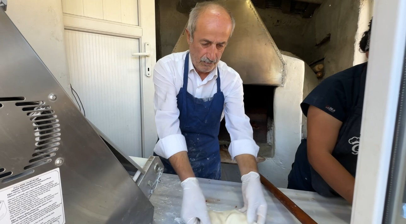 Bahçesinden topladı, evini lokantaya çevirdi! Ailece çalışıyor, ailece kazanıyor - 1. Resim