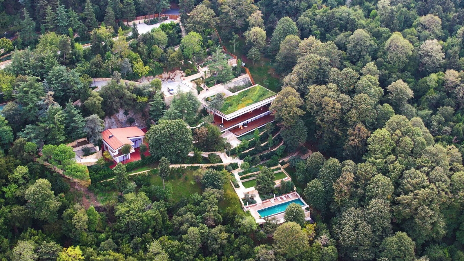 Boğaz'ın en güzel yerinde! Olaylı restorasyon bitti, işte Rus oligarkın lüks villası Boğaz'ın en güzel yerinde! Olaylı restorasyon bitti, işte Rus oligarkın lüks villası - 2. Resim