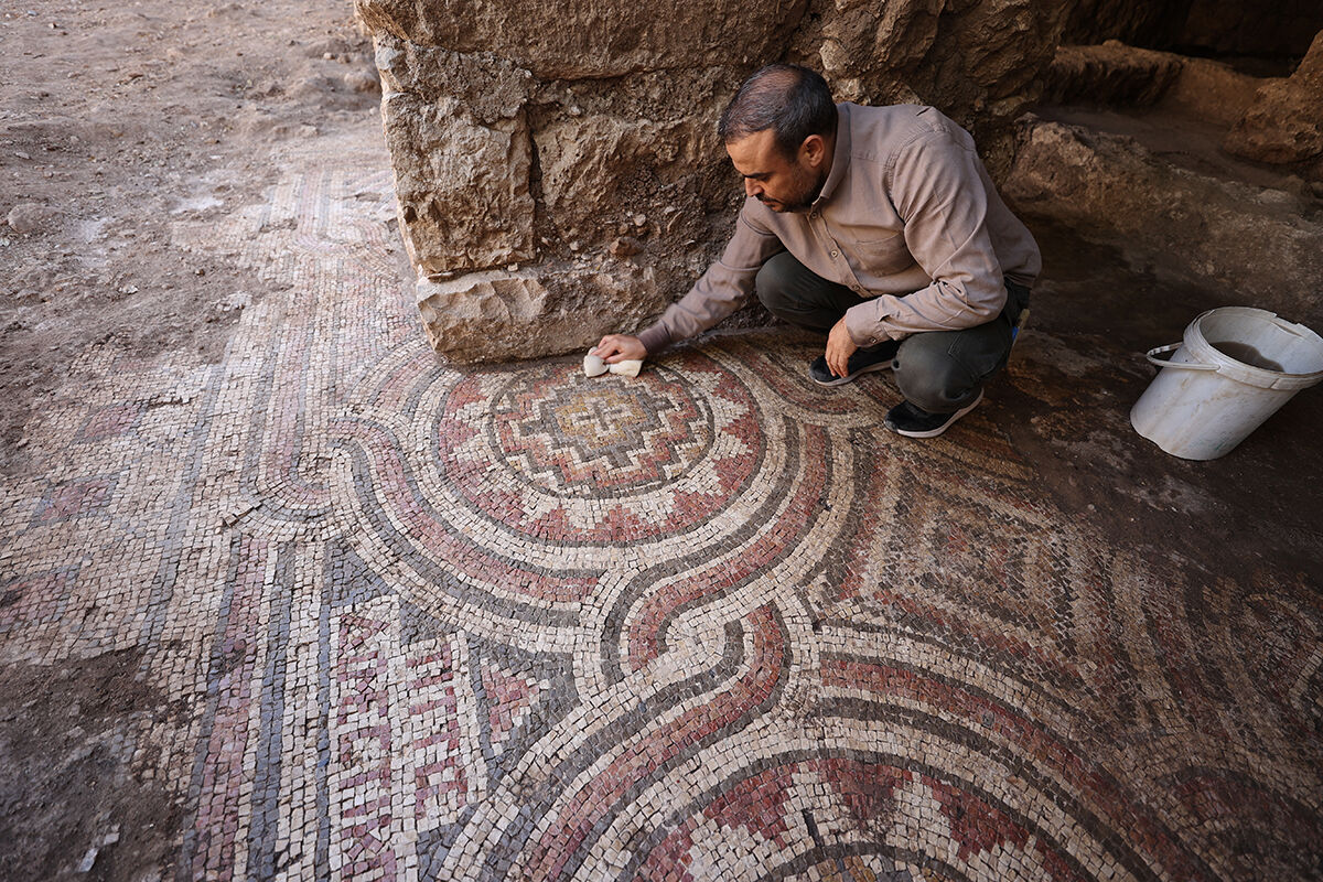 Değirmen temizliğinde 1500 yıllık mozaik buldu! Mardin'de heyecanlandıran keşif harekete geçirdi Değirmen temizliğinde 1500 yıllık mozaik buldu! Mardin'de heyecanlandıran keşif harekete geçirdi - 2. Resim
