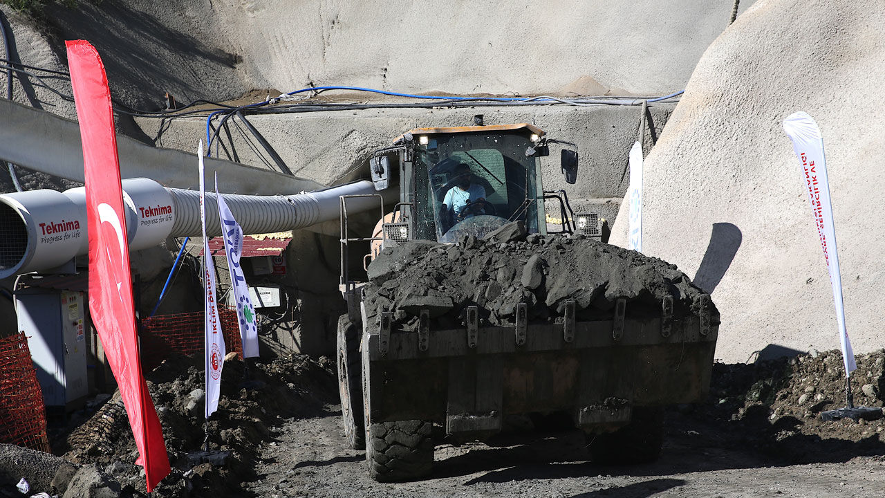 Hatay'a dev proje: Türkiye'nin en büyük atık su tüneli inşa ediliyor! - 1. Resim