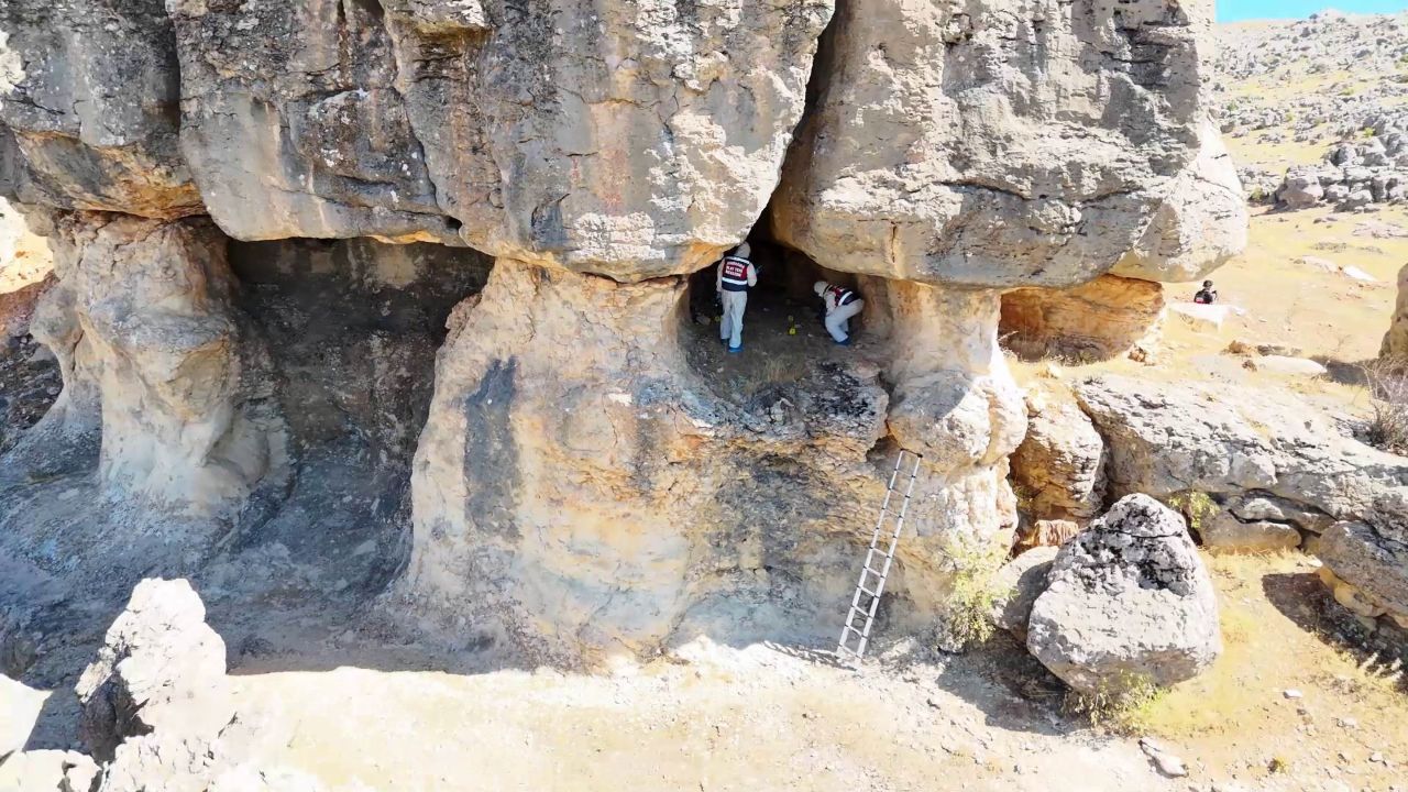 Mağarada kadın cesedi bulunmuştu! Faili 10 yıl sonra yakalandı Mağarada kadın cesedi bulunmuştu! Faili 10 yıl sonra yakalandı