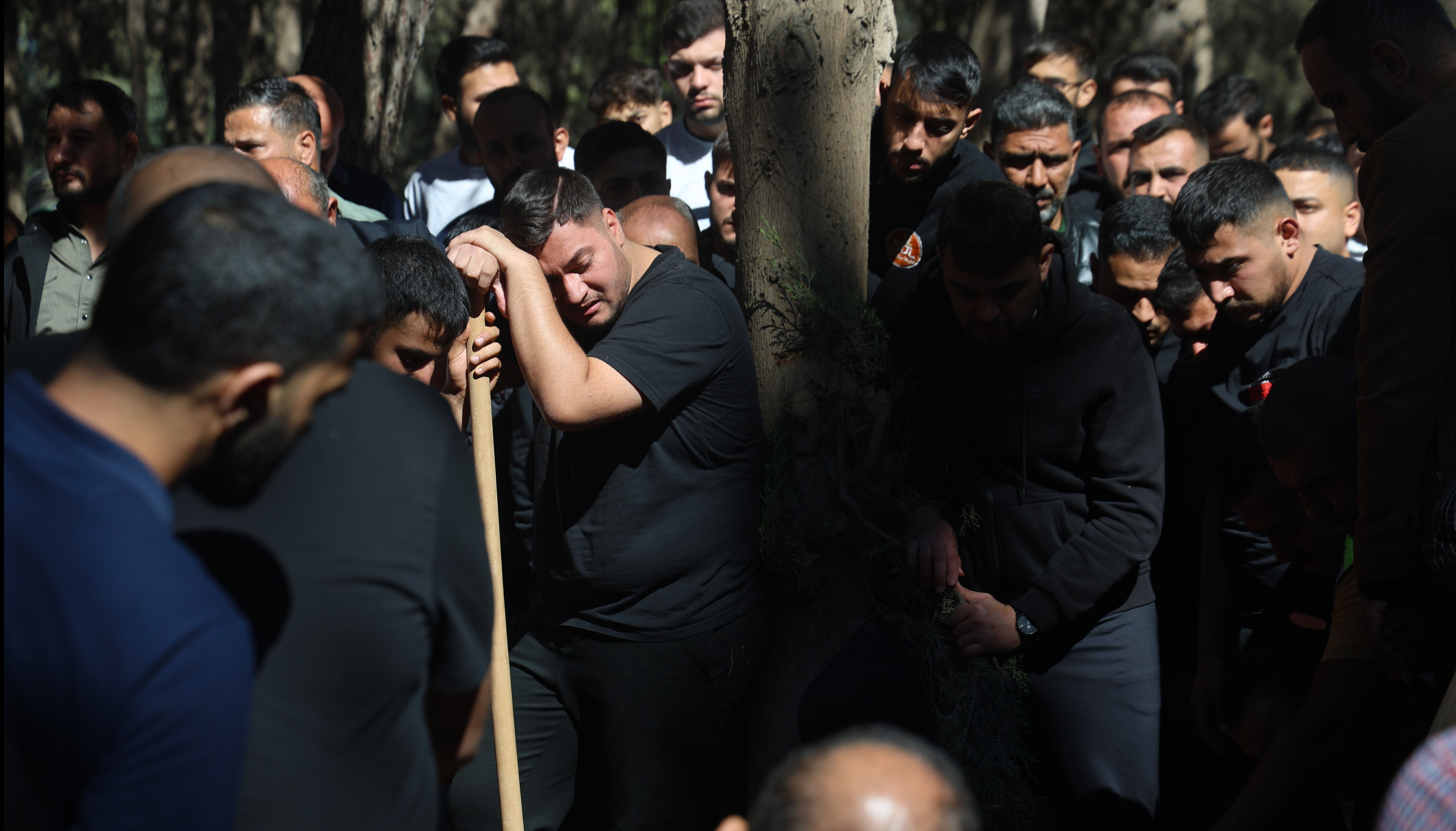 Taklalar atan araçta can verdi! Doğum gününü kutlamak için bekleyen ailesi kahroldu - 3. Resim
