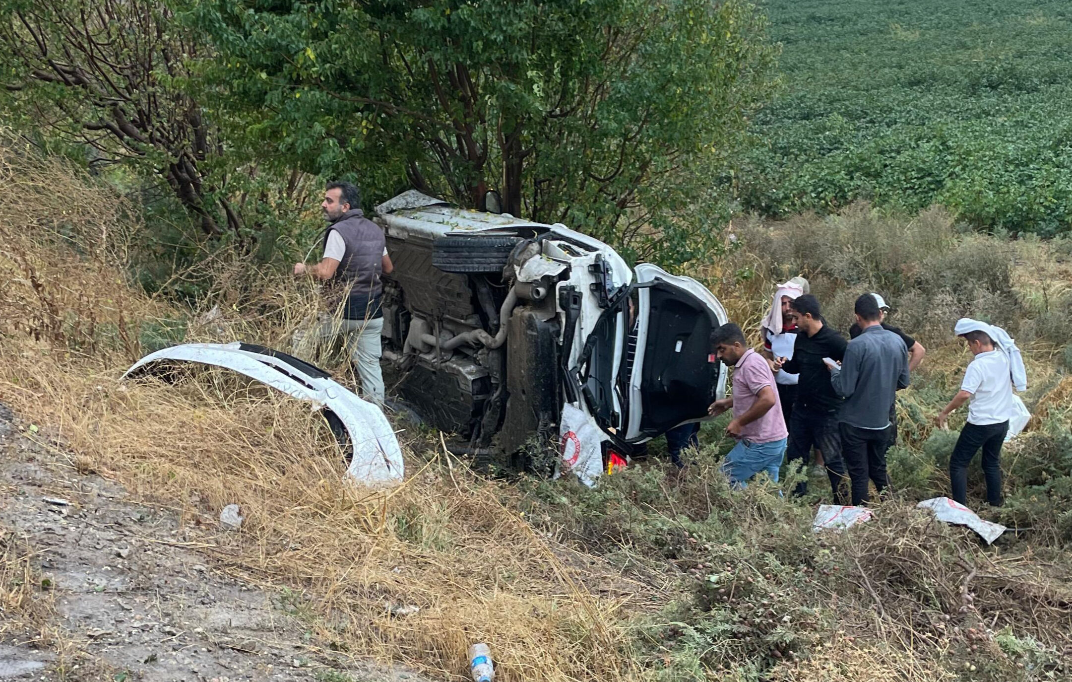 Taklalar atan araçta can verdi! Doğum gününü kutlamak için bekleyen ailesi kahroldu - 2. Resim