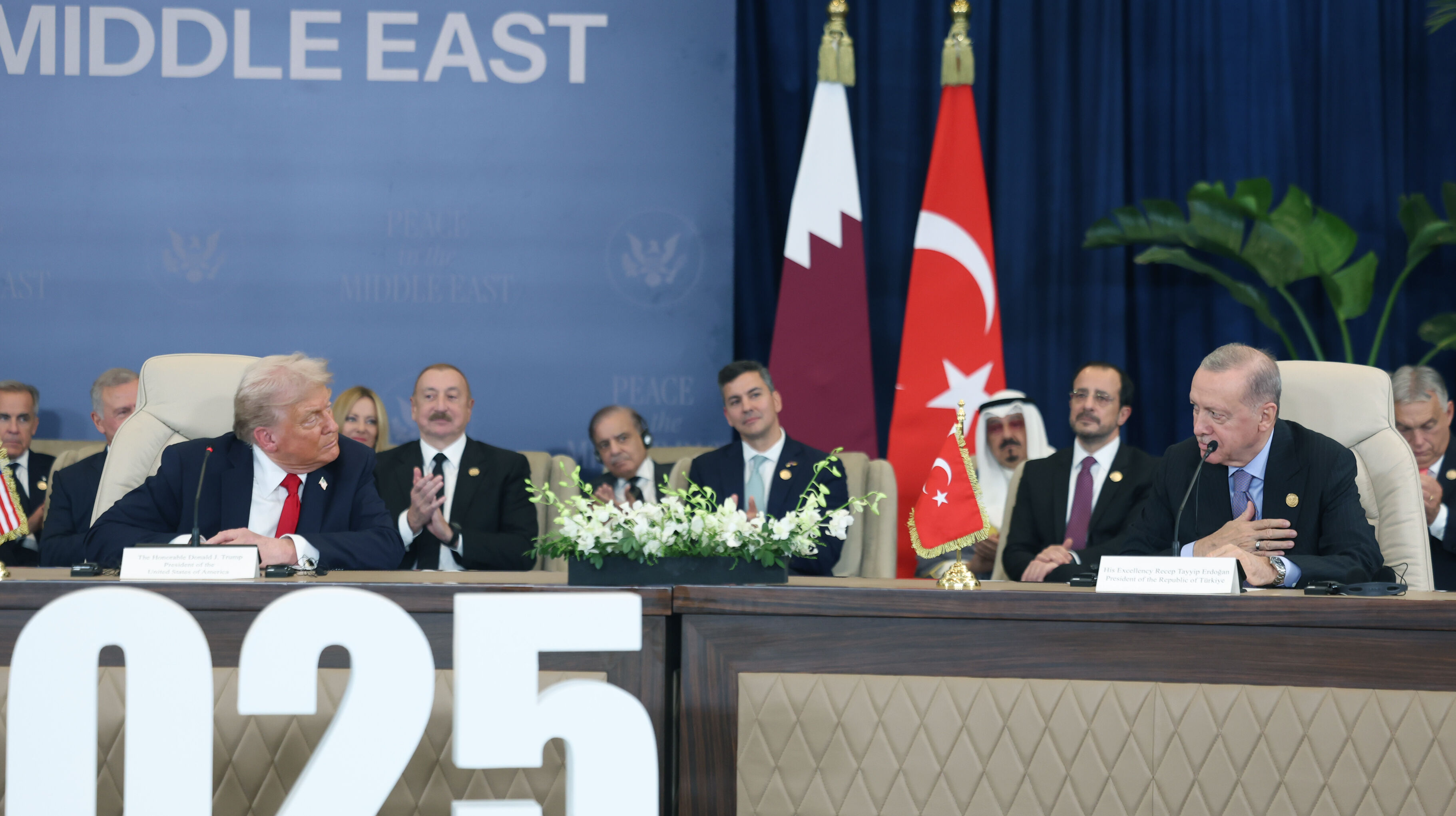 Trump'ın Cumhurbaşkanı Erdoğan'ı övmesinden rahatsız oldular! 2 lider alkışlamadı - 1. Resim