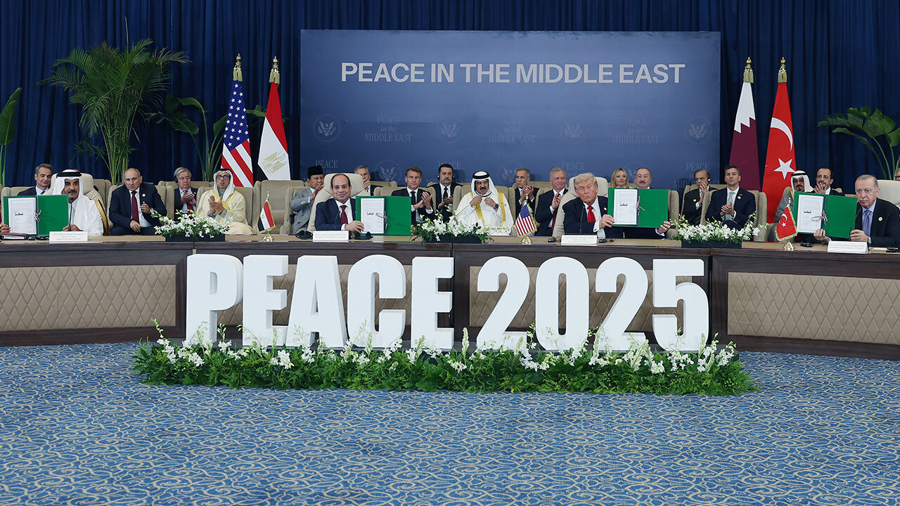 Trump'ın Cumhurbaşkanı Erdoğan'ı övmesinden rahatsız oldular! 2 lider alkışlamadı - 2. Resim