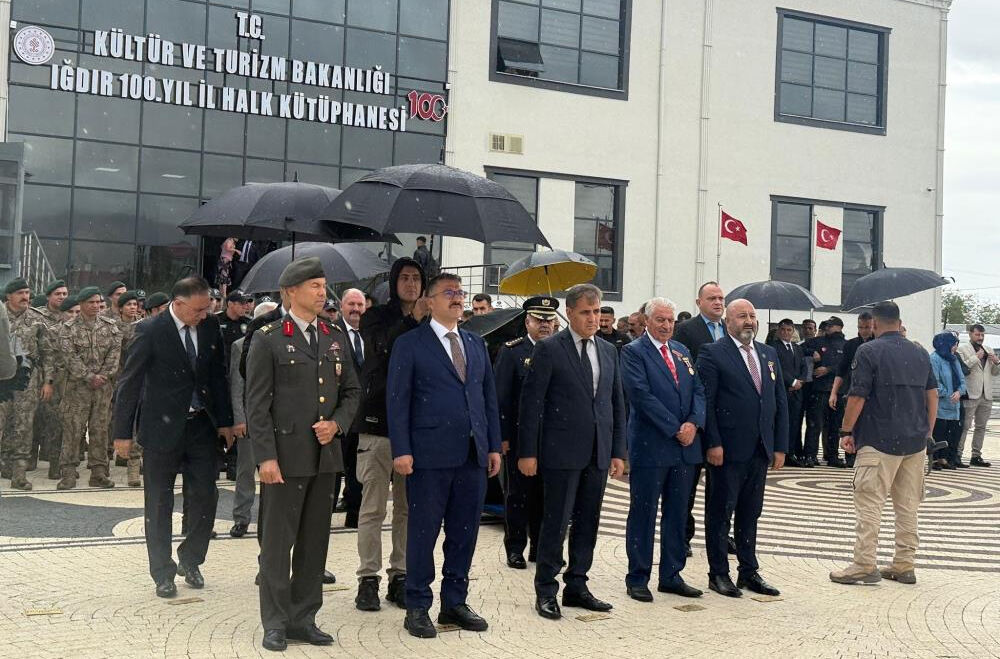 “Valiye şemsiye var, gazilere yok” haberini yapan İHA muhabiri gözaltına alındı! - 1. Resim