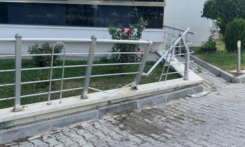 12. kattan düşen yayıncı Jrokez’in babasından sert çıkış… Gelinini suçladı - 1. Resim