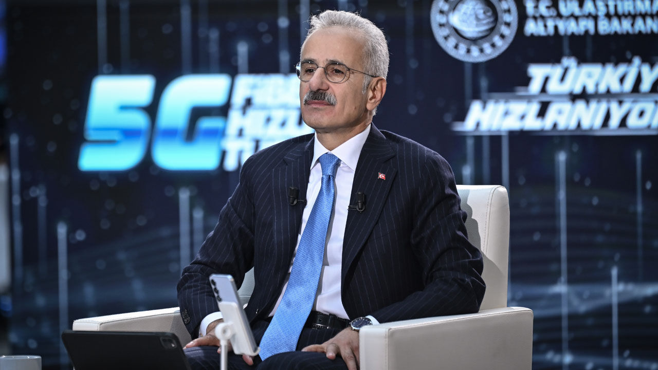 5G ihalesi öncesi önemli açıklamalar! Canlı yayında test etti: 10 kat daha hızlı Ulaştırma ve Altyapı Bakanı Abdulkadir Uraloğlu