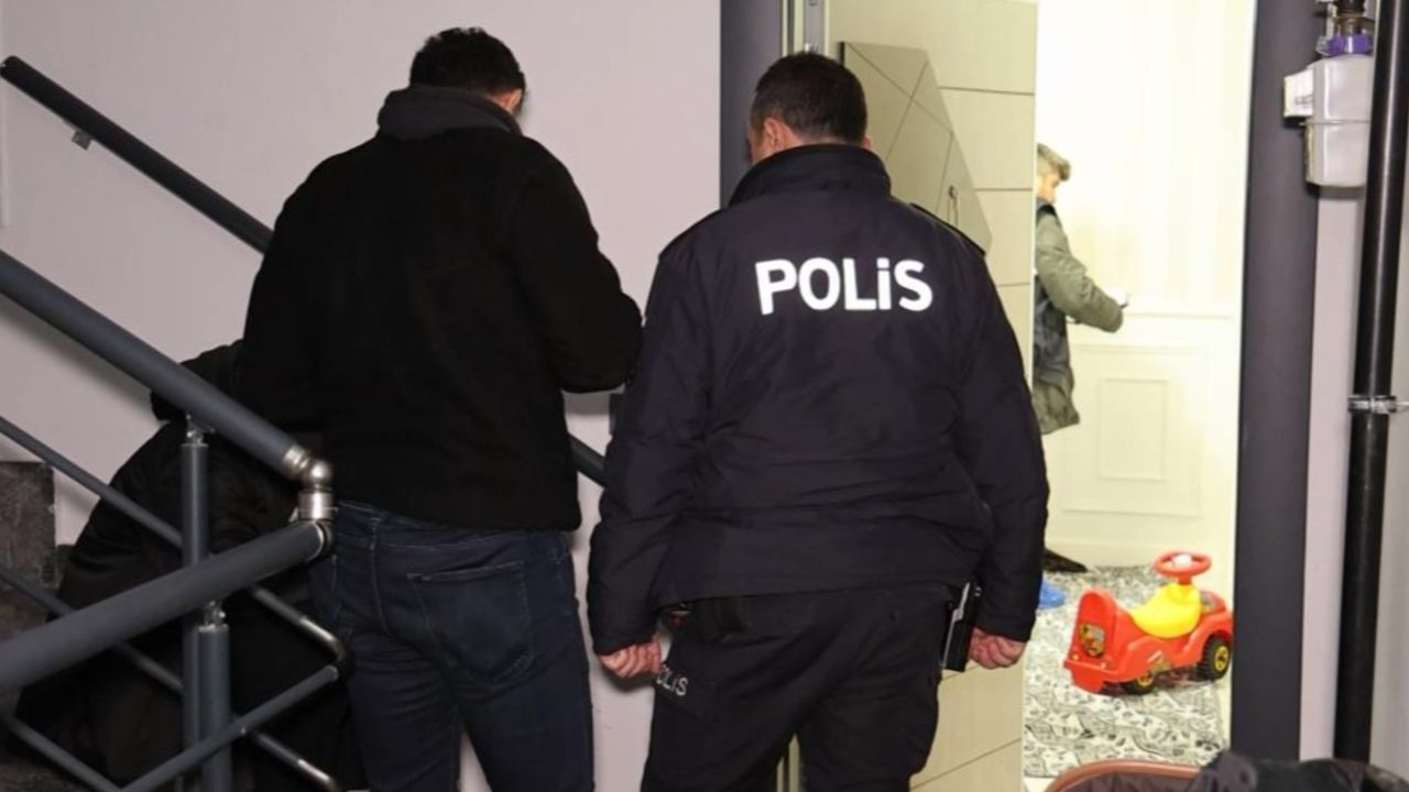 Aksaray'da acı olay! Anne ve 1,5 yaşındaki oğlu ölü bulundu Aksaray'da acı olay! Anne ve 1,5 yaşındaki oğlu ölü bulundu
