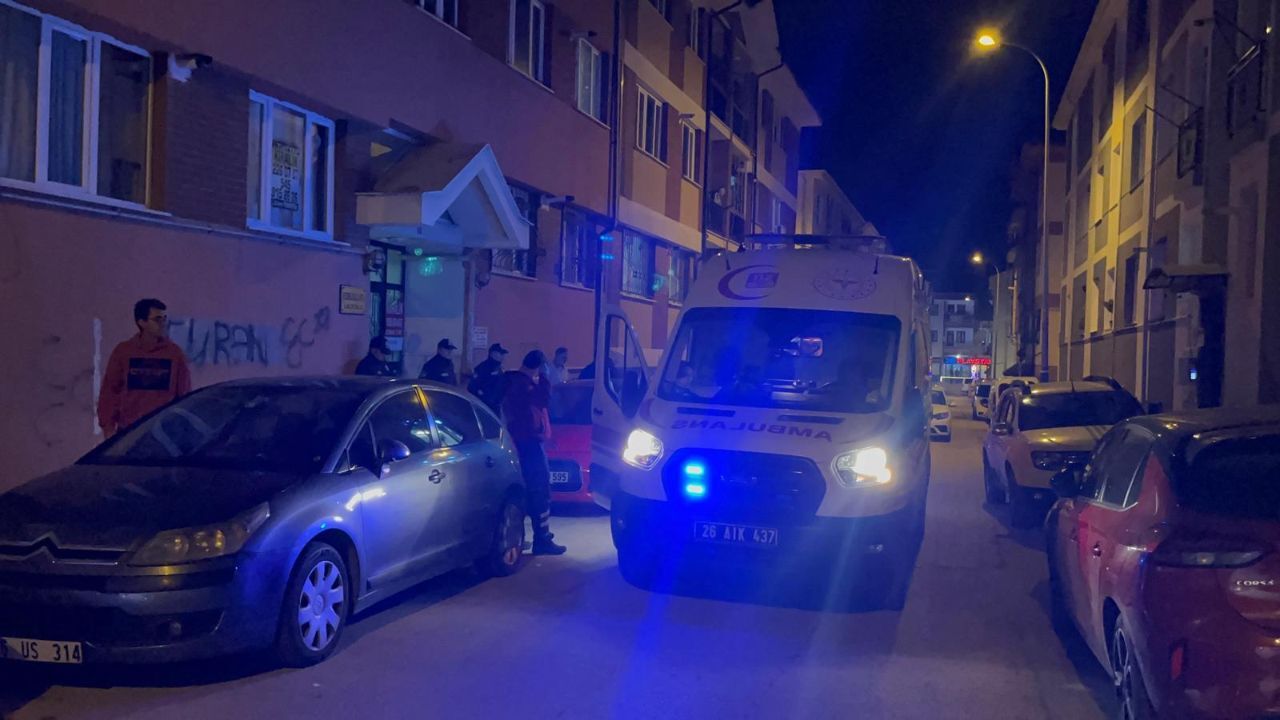 Gerçek yayılan kötü kokularla ortaya çıktı! Evinde yatar halde bulundu Gerçek yayılan kötü kokularla ortaya çıktı! Evinde yatar halde bulundu