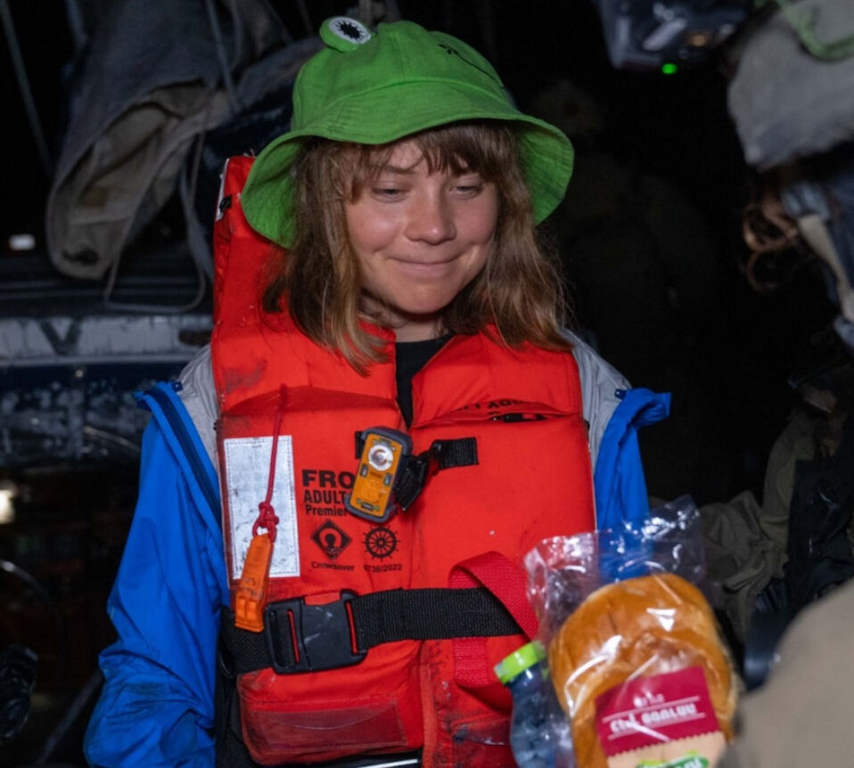 İsveç diplomatları sessiz kaldı! Greta Thunberg, İsrail’deki bilinmeyen işkenceyi anlattı Greta Thunberg, İsrail'de gördüğü işkenceyi anlattı: Defalarca tekme attılar - 2. Resim