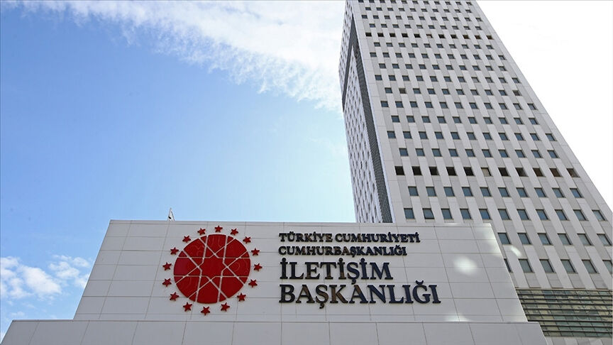“Hristiyan topluluklar sınır dışı ediliyor” iddiası! DMM'den açıklama geldi Cumhurbaşkanlığı İletişim Başkanlığı, dezenformasyon kampanyasını ifşa etti. “Hristiyan topluluklar sınır dışı ediliyor” iddiasına ilişkin açıklama yapan Dezenformasyonla Mücadele Merkezi (DMM), haberlerin gerçeği yansıtmadığını bildirdi.