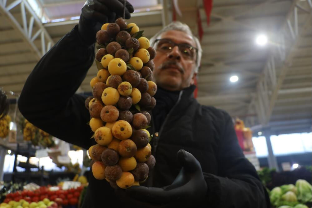 İki yılda bir yetişiyor! Herkes bilmiyor, üvez meyvesi çürüyünce yeniyor - 2. Resim