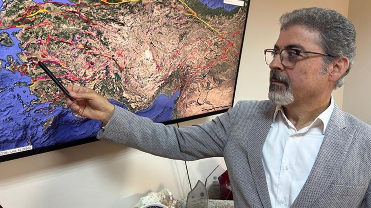 Prof. Dr. Hasan Sözbilir, Gelenbe Fayı'na karşı uyardı: 7 büyüklüğünde olabilir, İki şehir risk altında Prof. Dr. Hasan Sözbilir, Gelenbe Fayı'na karşı uyardı: 7 büyüklüğünde olabilir, İki şehir risk altında