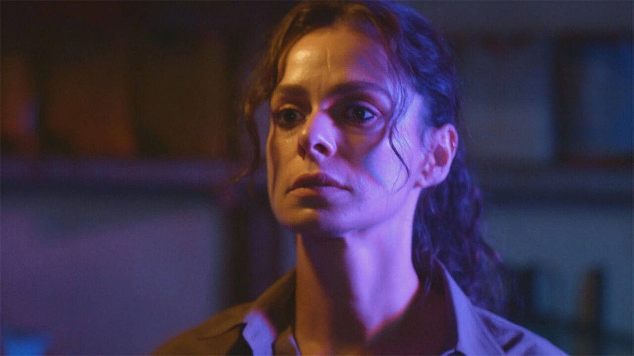 Sakıncalı dizisi oyuncuları kim, konusu ne? Özge Özpirinççi ve Salih Bademci başrolde! - 2. Resim