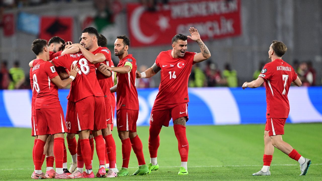 Türkiye ikinci sırada Dünya Kupası'na gidebilir mi? İspanya ile puan farkı daralıyor! Türkiye ikinci sırada Dünya Kupası'na gidebilir mi? İspanya ile puan farkı daralıyor!