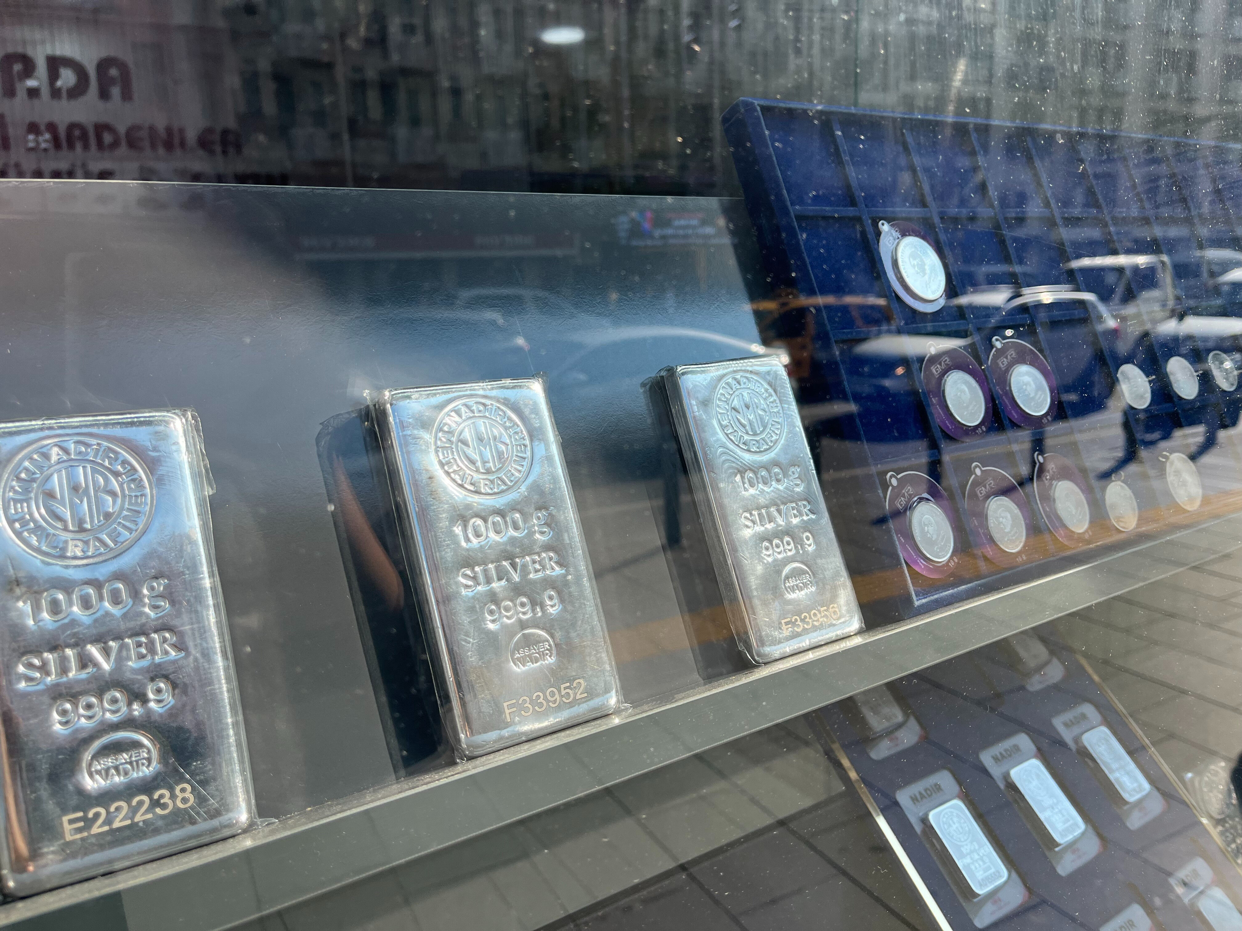 Altın yükseliş durmuyor, gümüş takılar rağbet görüyor! 8 ayda yüzde 65 kazandırdı - 2. Resim