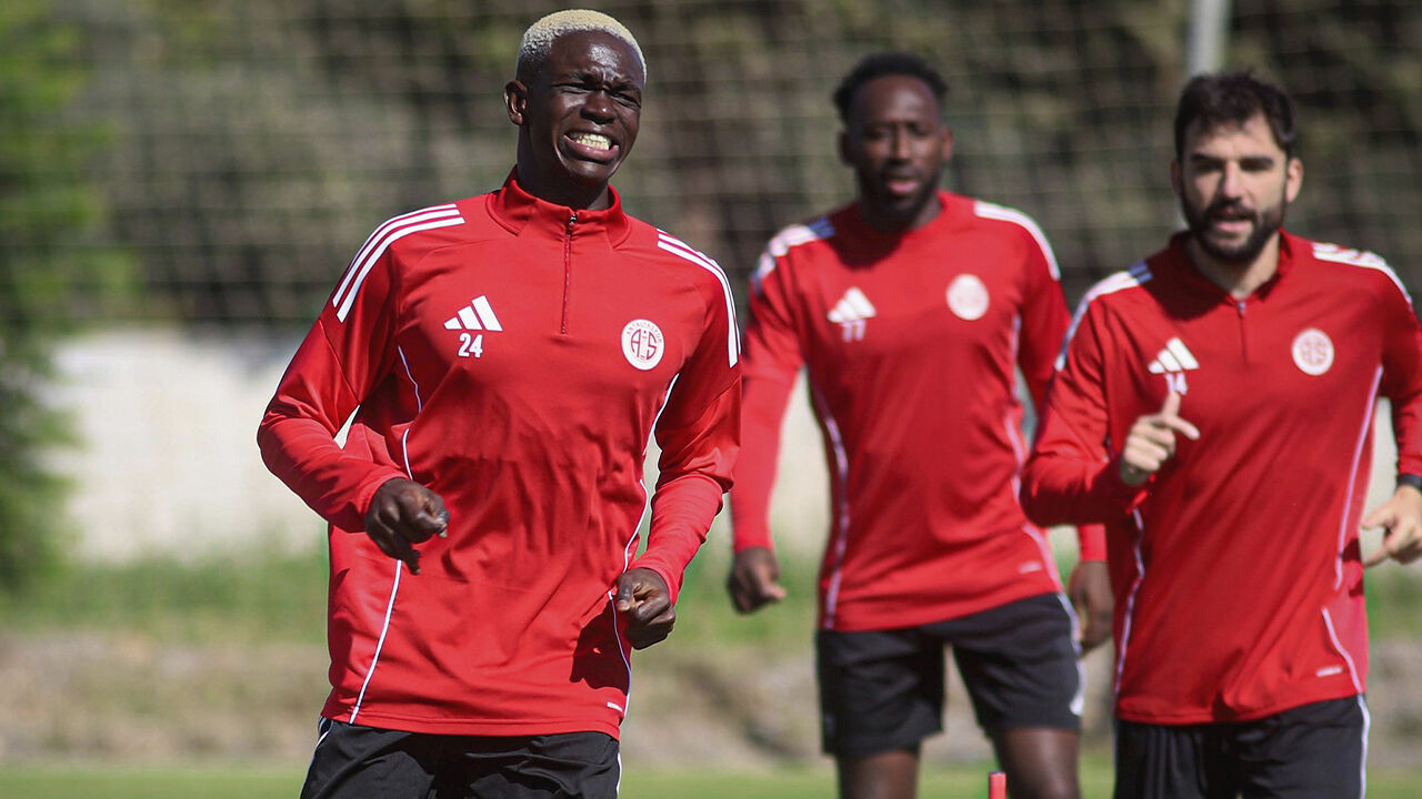 Antalyaspor hakem atamalarına patladı, TFF'ye sert çıktı!