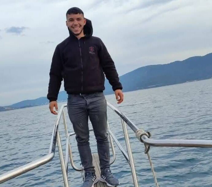 Dereye uçan araçta can verdiler! Gün ağarınca fark edildiler Dereye uçan araçta can verdiler! Gün ağarınca fark edildiler - 2. Resim