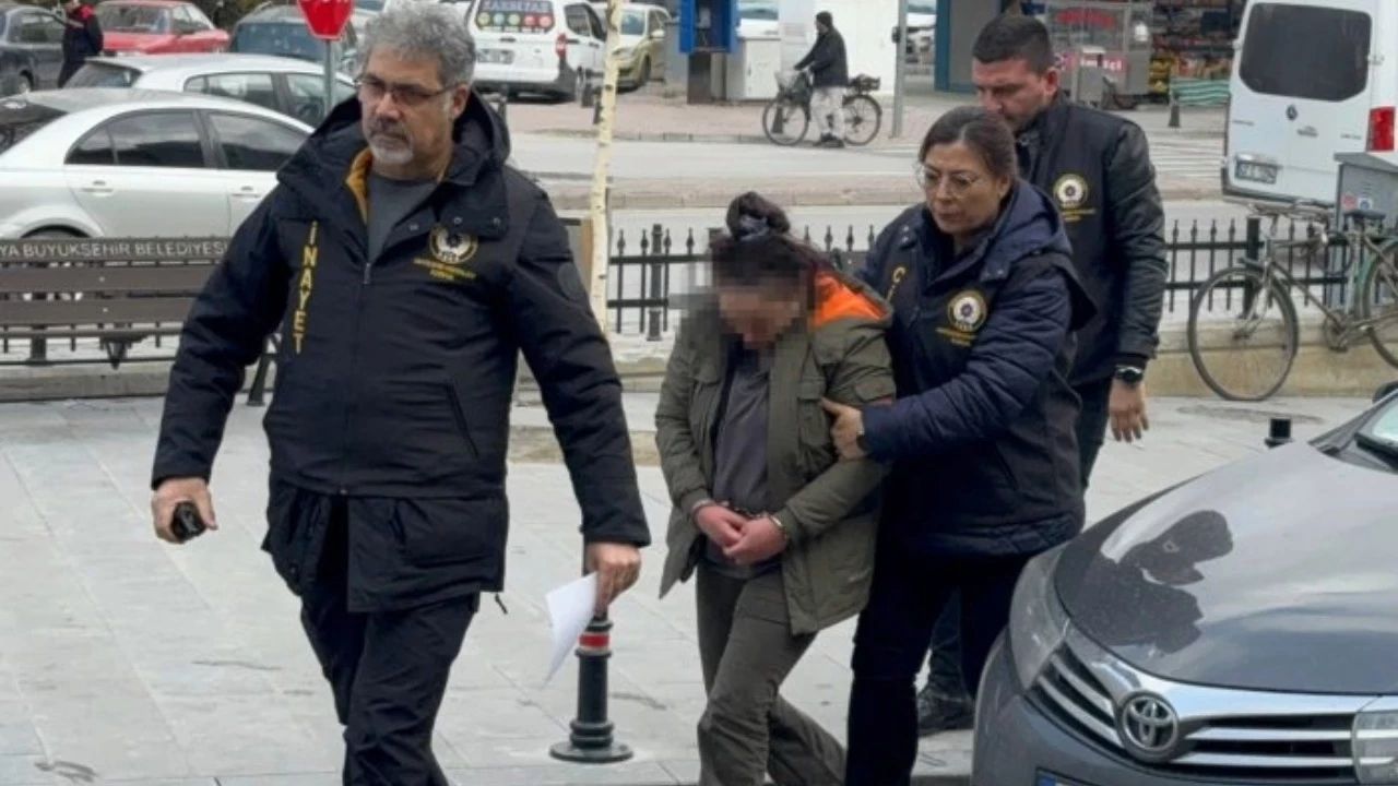Erkek arkadaşını bıçaklayarak öldürmüştü, cezası belli oldu! 3 sene tahrik indirimi aldı... Erkek arkadaşını bıçaklayarak öldürmüştü, cezası belli oldu! 3 sene tahrik indirimi aldı...