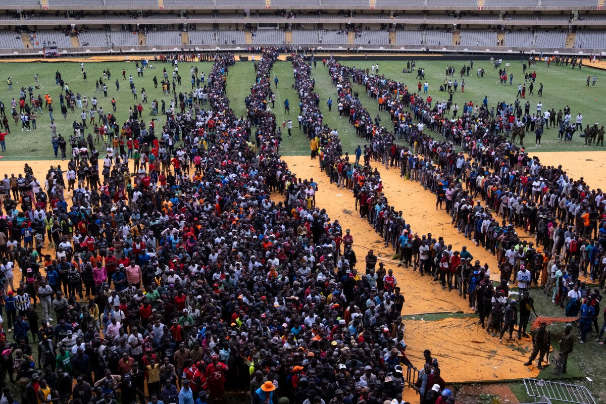 Eski başbakanın cenazesinde olaylar çıktı: En az 4 kişi öldü! - 1. Resim