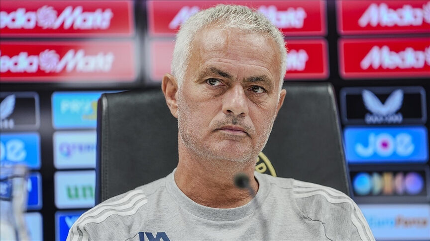Sadettin Saran'ın 'Olacak iş değil' tepkisine cevap: Jose Mourinho'dan tek cümle Sadettin Saran'ın 'Olacak iş değil' tepkisine cevap: Jose Mourinho'dan tek cümle - 2. Resim