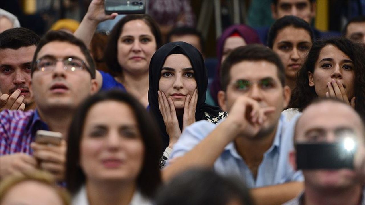 Sözleşmeli öğretmen atamalarında tarih belli oldu! Bakanlıktan açıklama Sözleşmeli öğretmen atamalarında tarih belli oldu! Bakanlıktan açıklama