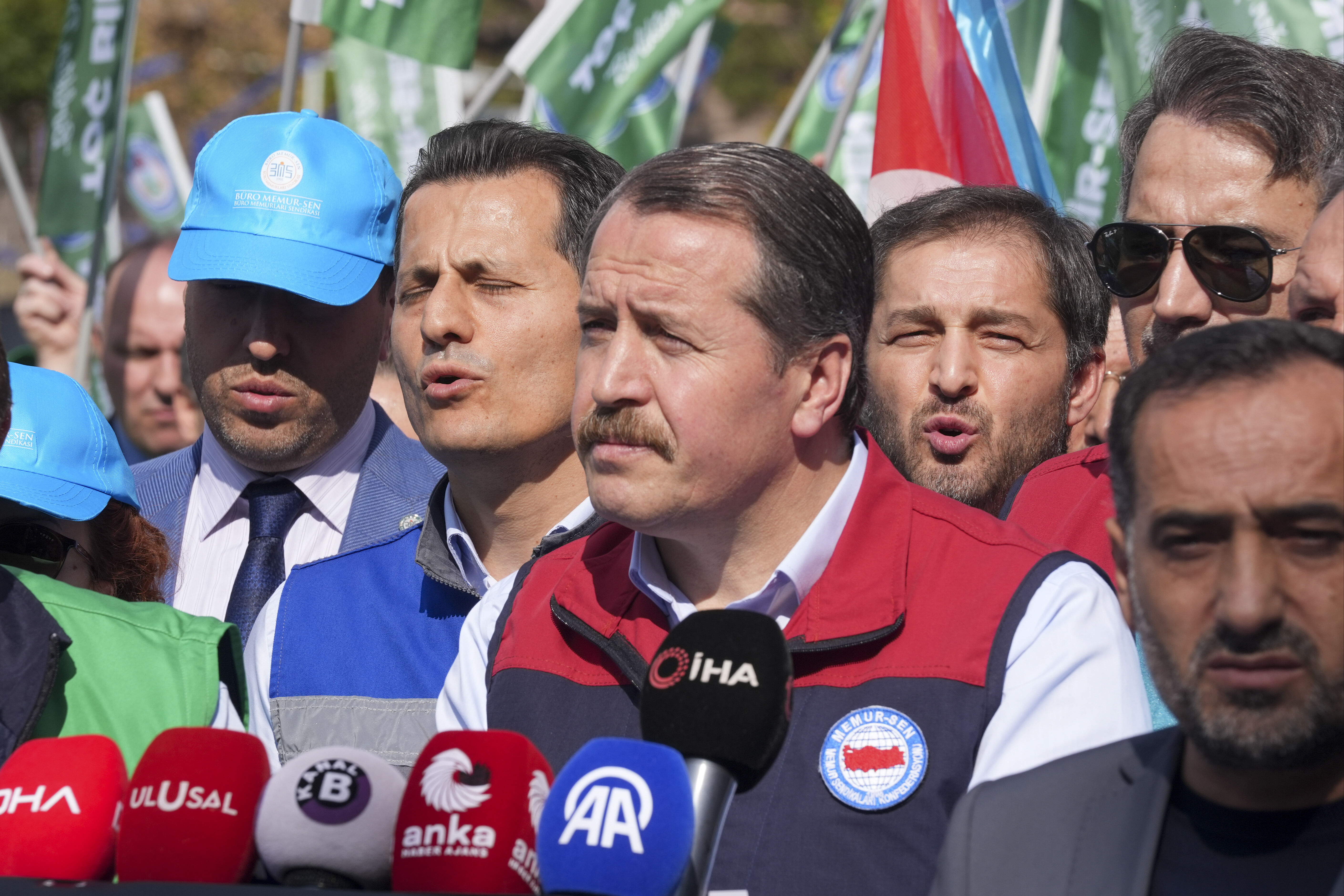 Türkiye Kamu-Sen'in ardından Memur-Sen! Memur ve emekli zammı için hükümete peş peşe çağrılar - 1. Resim