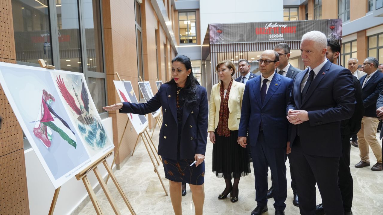 Vali Gül’den barınma bekleyen üniversitelilere müjde: 8 bin öğrenciye yeni yurt yolda Vali Gül’den barınma bekleyen üniversitelilere müjde: 8 bin öğrenciye yeni yurt yolda