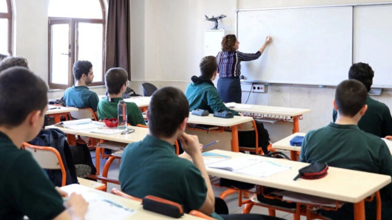 Zorunlu eğitim süresini kısaltırken norm fazlalığına dikkat! Türk Eğitim-Sen'den kritik uyarı - 1. Resim