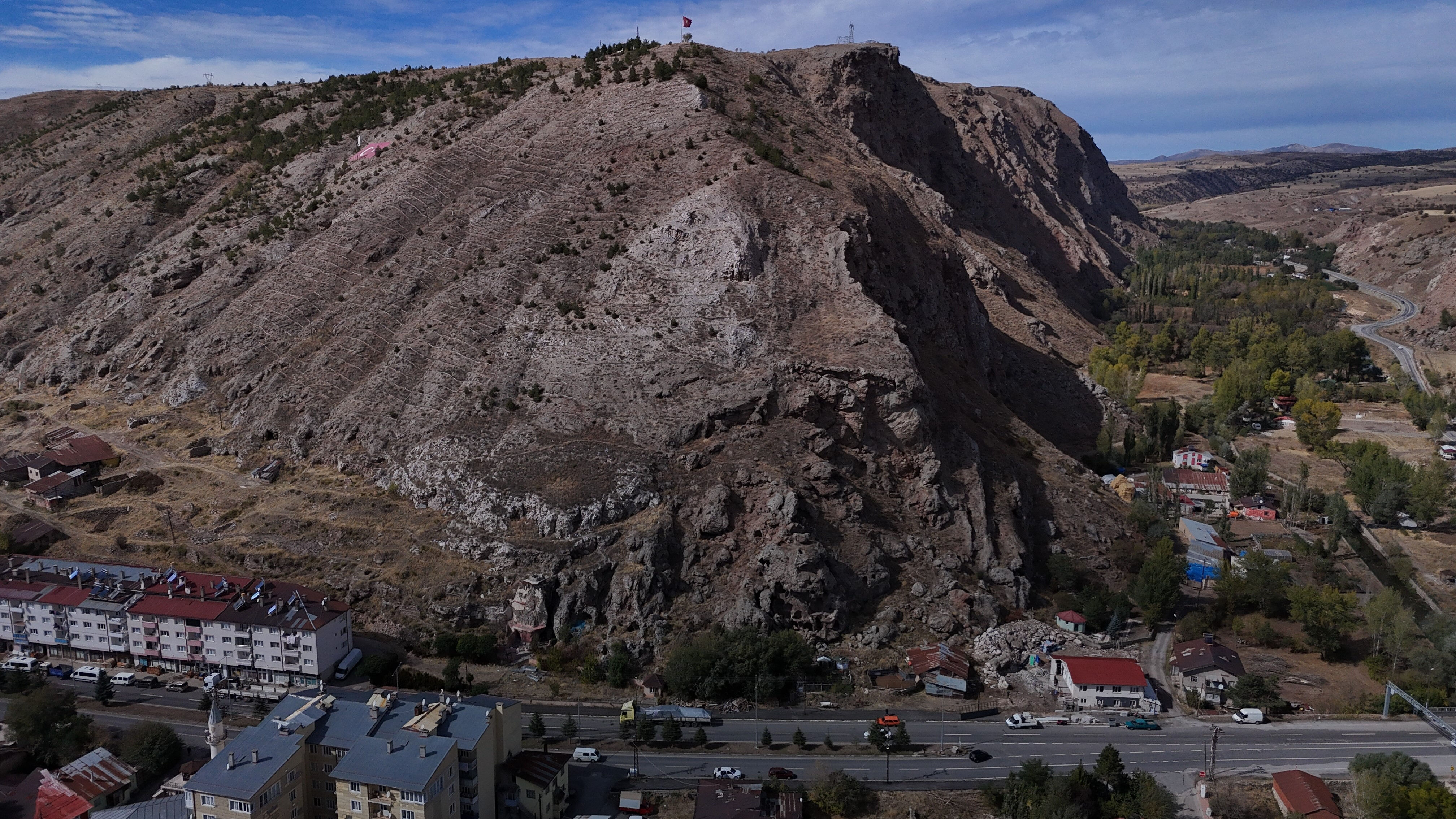 Bu otelde misafirler değil, peynirler kalıyor! Köylülerin sırrı ortaya çıktı - 1. Resim